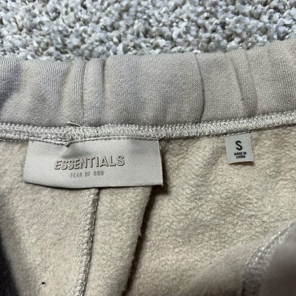 Essentials Fear Of God Mens Small Beige Sweat Shorts Casual Loungewear - Picture 6 of 10